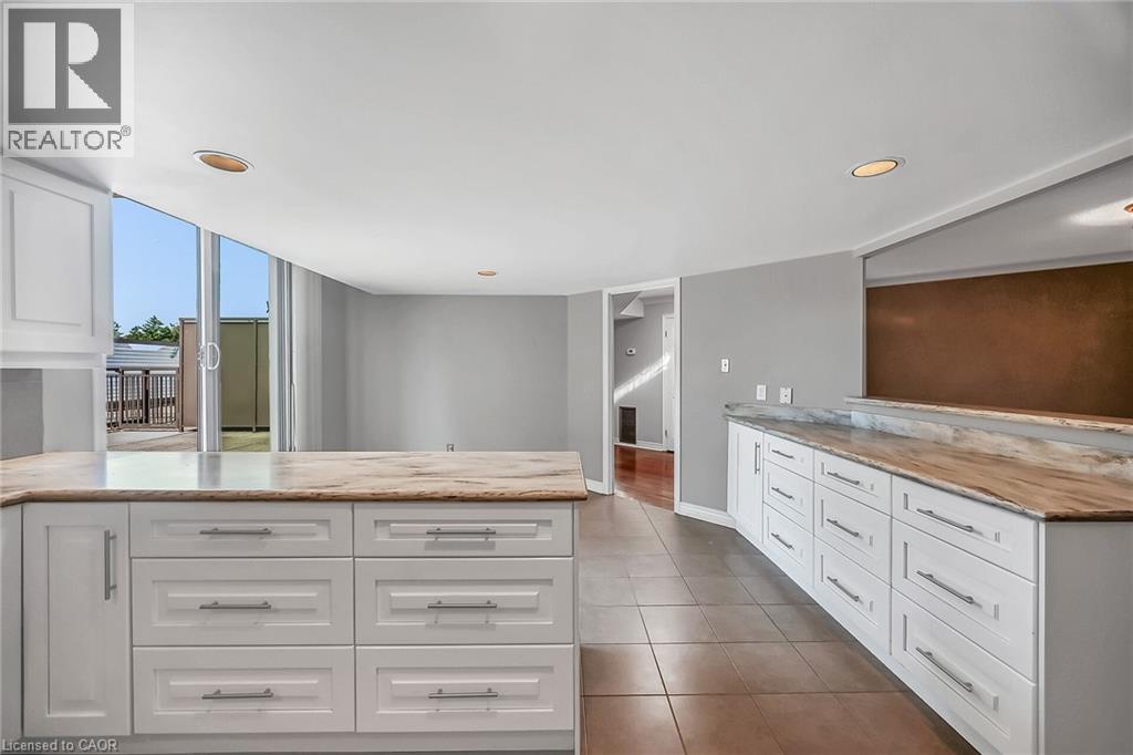 












150 WILSON Street W Unit# PH1

,
Ancaster,




Ontario
L9G4E7

