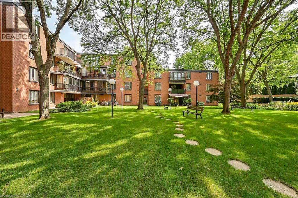 












150 WILSON Street W Unit# PH1

,
Ancaster,




Ontario
L9G4E7


