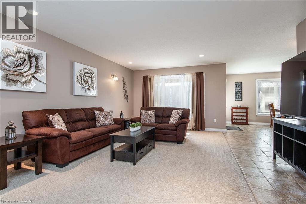 












383 PARROTT Place

,
Woodstock,




Ontario
N4T1V4

