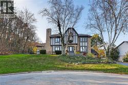 Welcome home to one of Grimsby's most sought after neighbourhoods