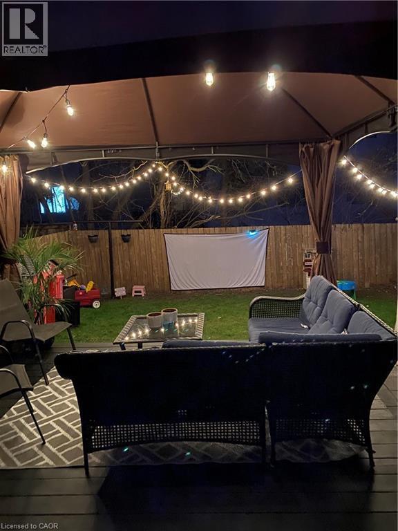 












11 INGLESIDE Drive

,
Kitchener,




Ontario
N2M2G7

