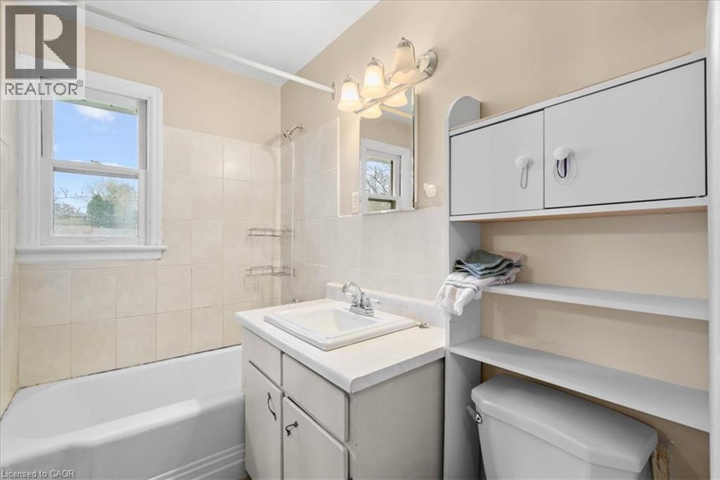 












48 CHERRY Street

,
Simcoe,




Ontario
N3Y1B4

