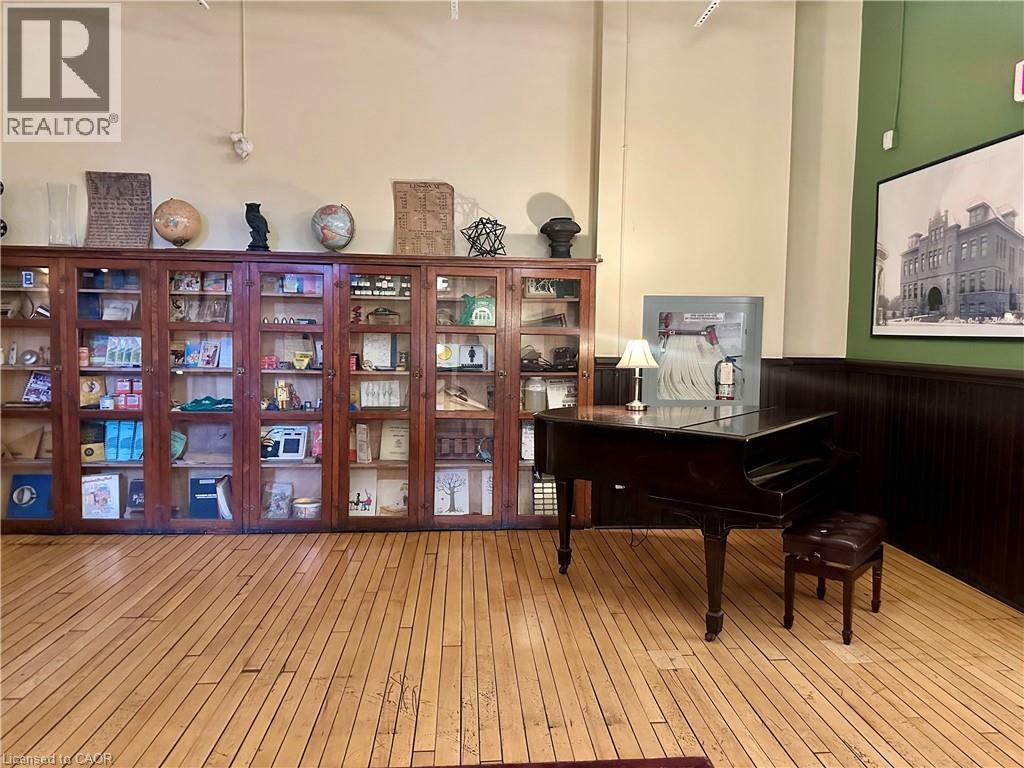 












200 STINSON Street Unit# 310

,
Hamilton,




Ontario
L8N4J5

