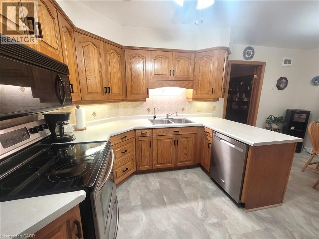 












8 SIMON Court

,
Waterford,




Ontario
N0E1Y0

