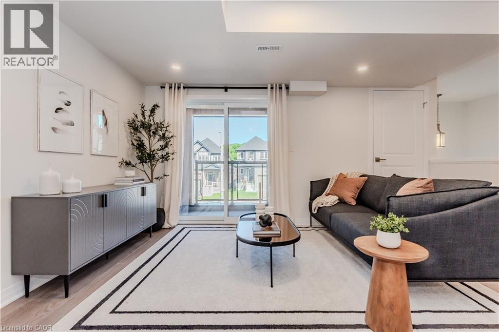 












704 BENNINGER Drive

,
Kitchener,




Ontario
N2E0H8

