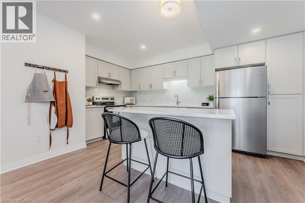 












704 BENNINGER Drive

,
Kitchener,




Ontario
N2E0H8

