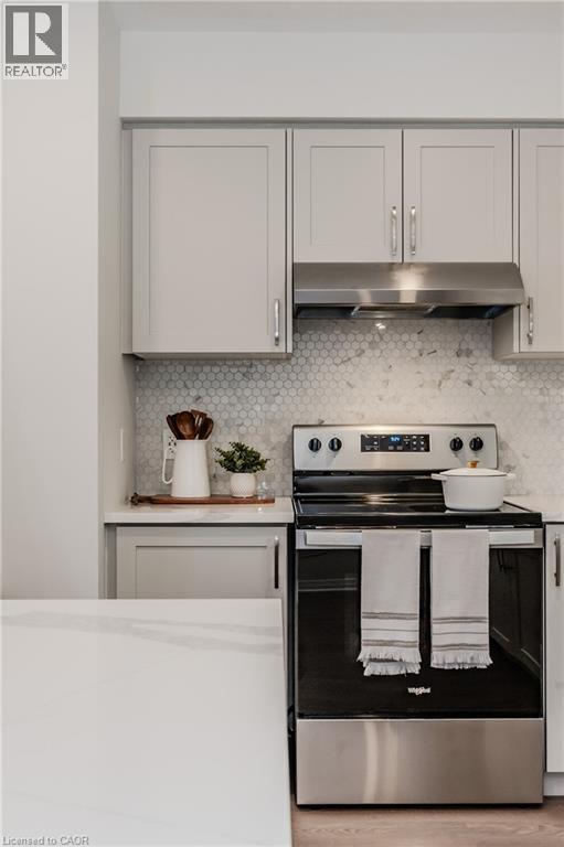 












704 BENNINGER Drive

,
Kitchener,




Ontario
N2E0H8

