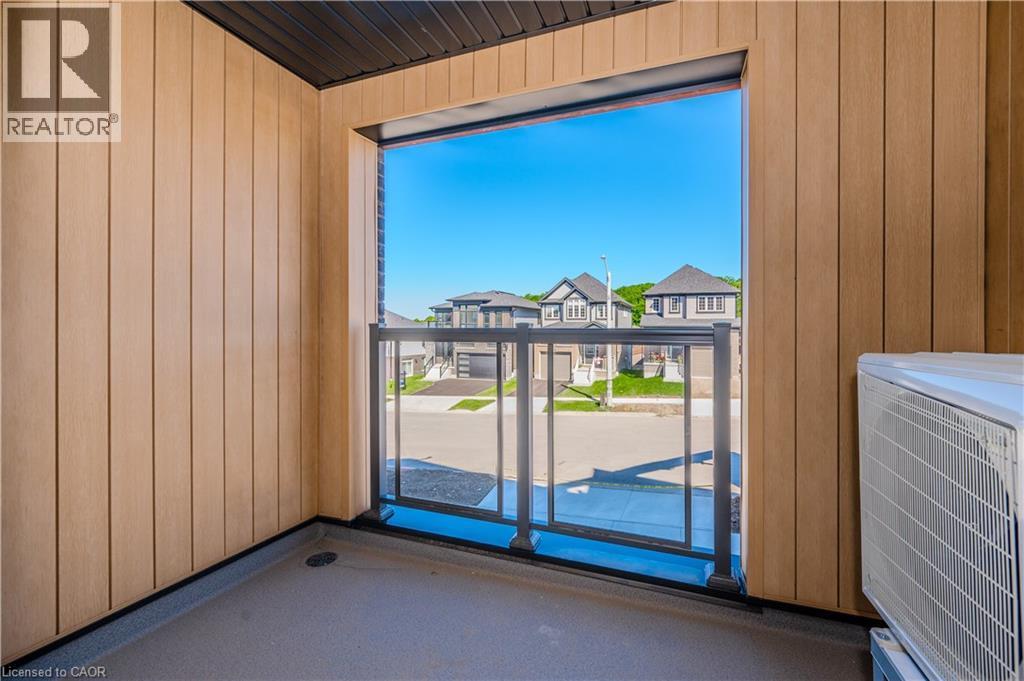 












704 BENNINGER Drive

,
Kitchener,




Ontario
N2E0H8

