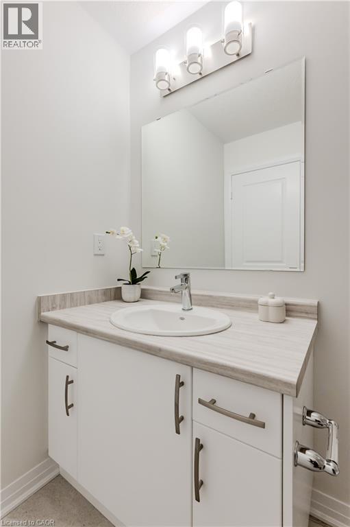 












704 BENNINGER Drive

,
Kitchener,




Ontario
N2E0H8

