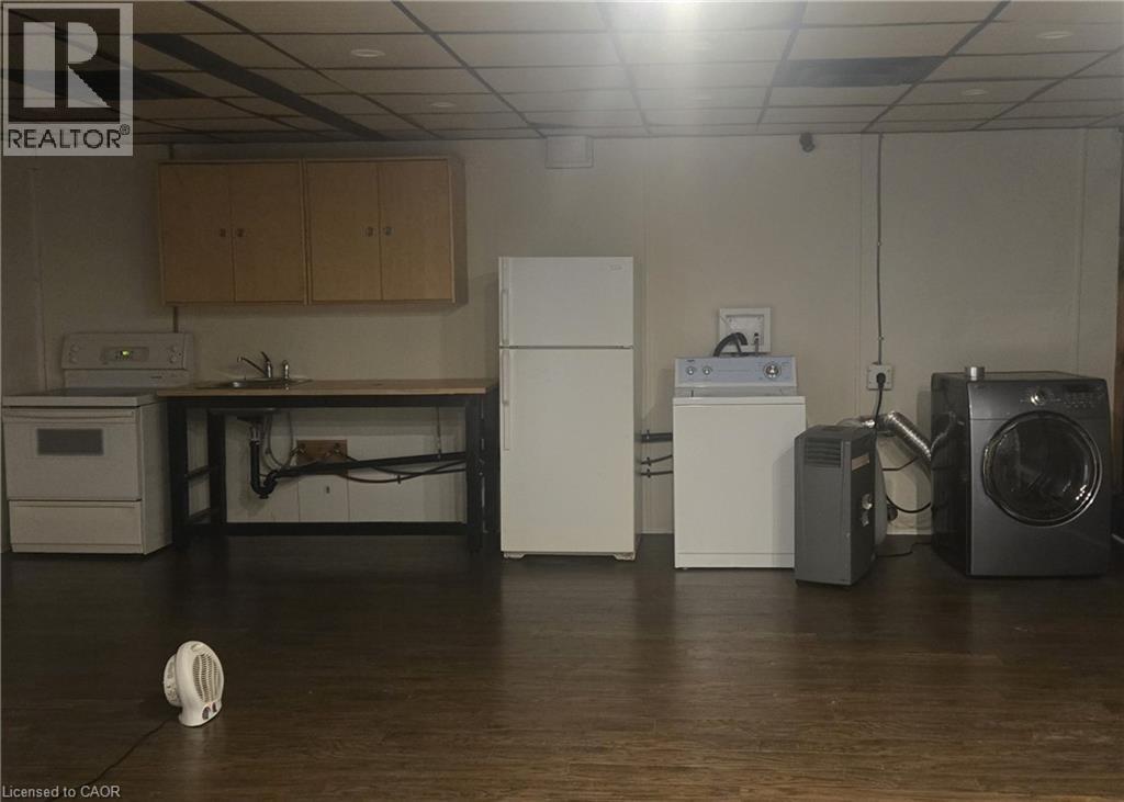 












469-471 PELISSIER Street

,
Windsor,




Ontario
N9A4L2

