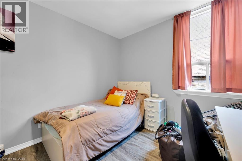 












129 DUNDURN Street N

,
Hamilton,




Ontario
L8R3E7

