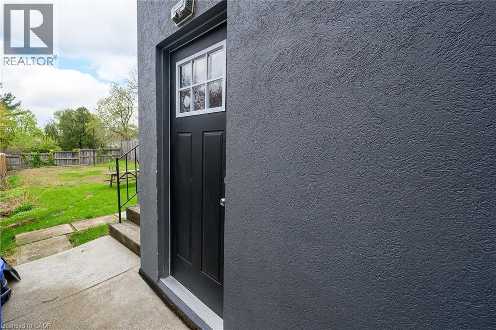 












129 DUNDURN Street N

,
Hamilton,




Ontario
L8R3E7

