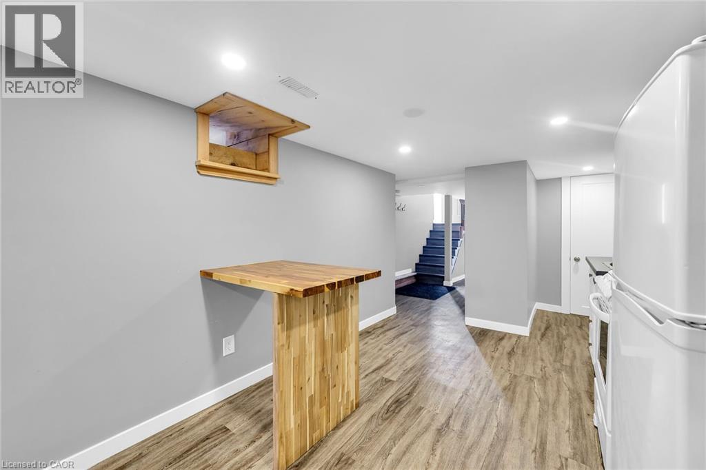 












129 DUNDURN Street N

,
Hamilton,




Ontario
L8R3E7

