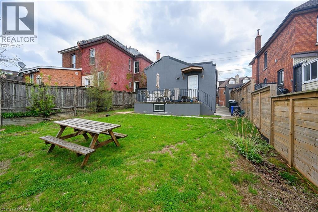 












129 DUNDURN Street N

,
Hamilton,




Ontario
L8R3E7

