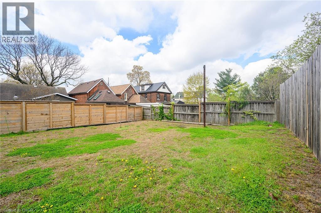 












129 DUNDURN Street N

,
Hamilton,




Ontario
L8R3E7

