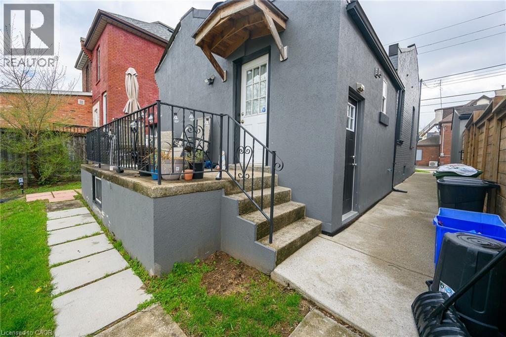 












129 DUNDURN Street N

,
Hamilton,




Ontario
L8R3E7

