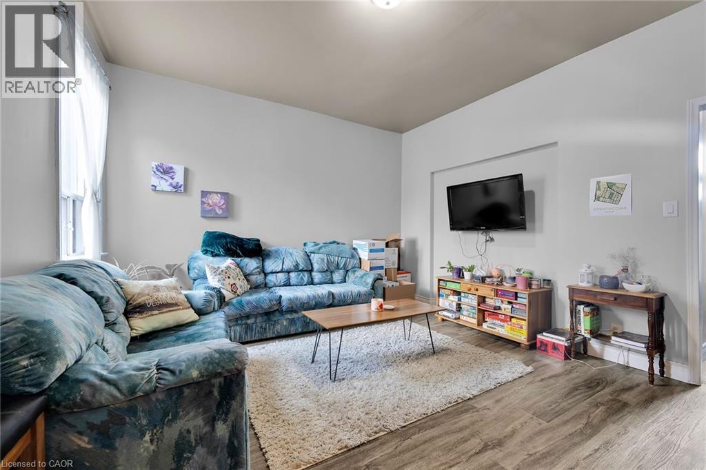 












129 DUNDURN Street N

,
Hamilton,




Ontario
L8R3E7

