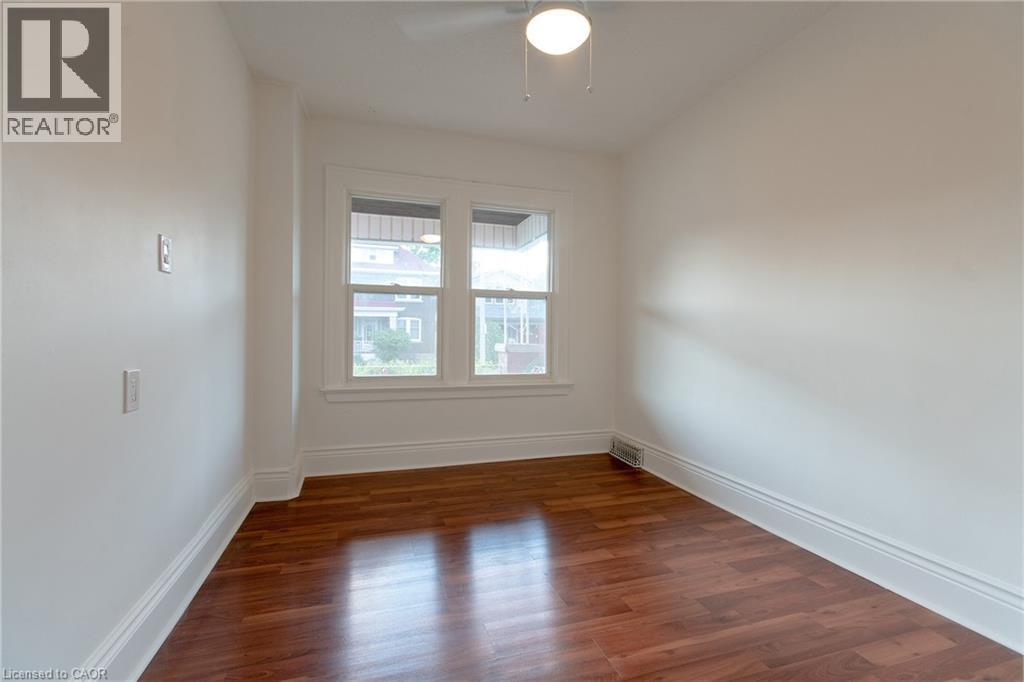 












49 PROVINCE Street S

,
Hamilton,




Ontario
L8K2K7

