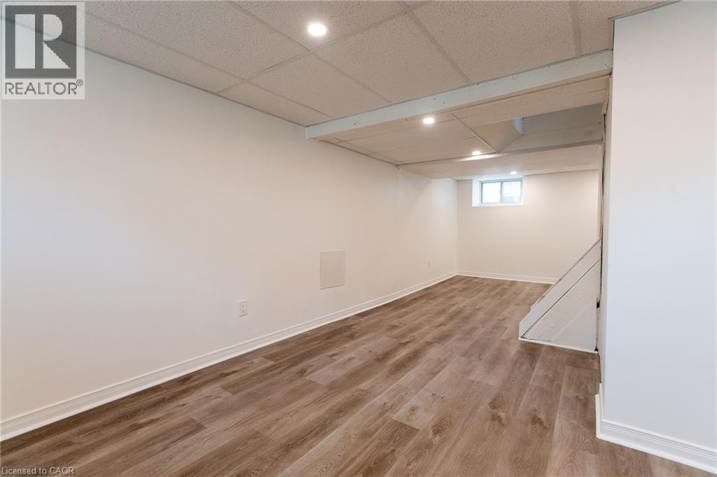 












49 PROVINCE Street S

,
Hamilton,




Ontario
L8K2K7

