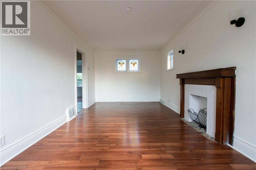 












49 PROVINCE Street S

,
Hamilton,




Ontario
L8K2K7

