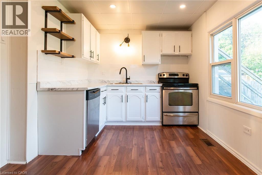 












49 PROVINCE Street S

,
Hamilton,




Ontario
L8K2K7

