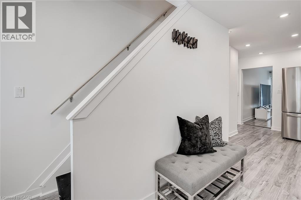 












173 LONDON Street N

,
Hamilton,




Ontario
L8H4C1

