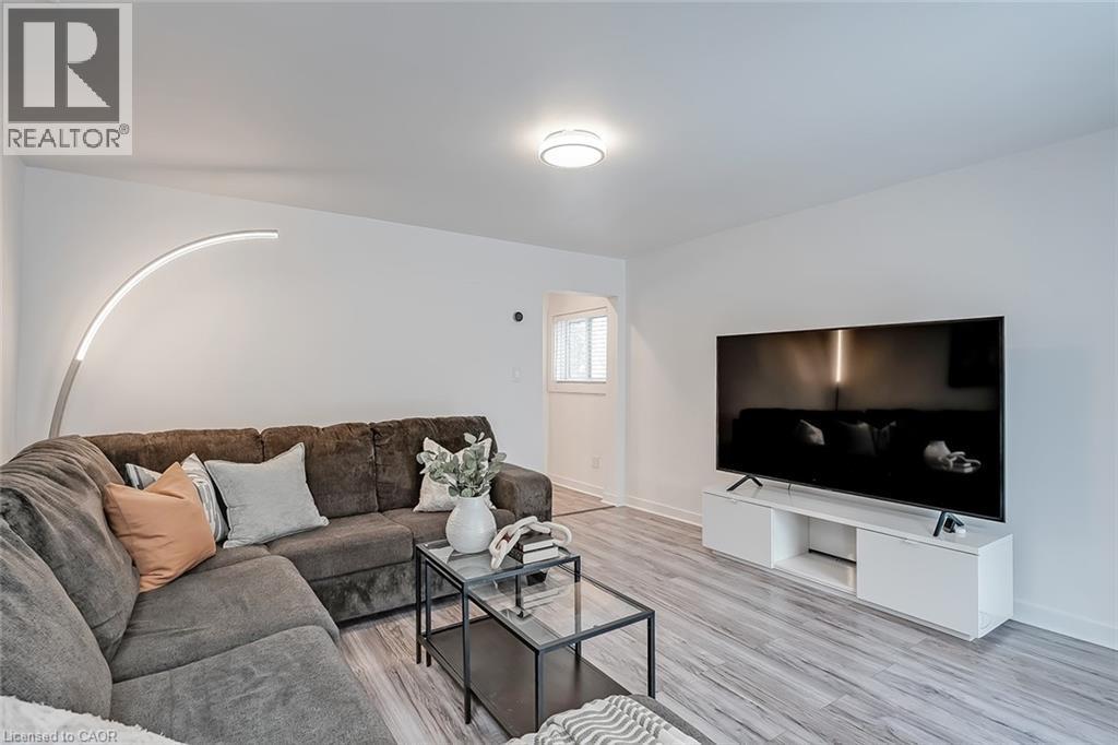 












173 LONDON Street N

,
Hamilton,




Ontario
L8H4C1

