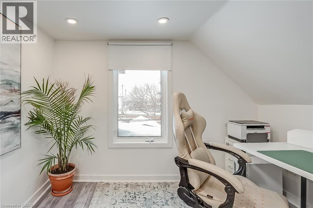 












173 LONDON Street N

,
Hamilton,




Ontario
L8H4C1

