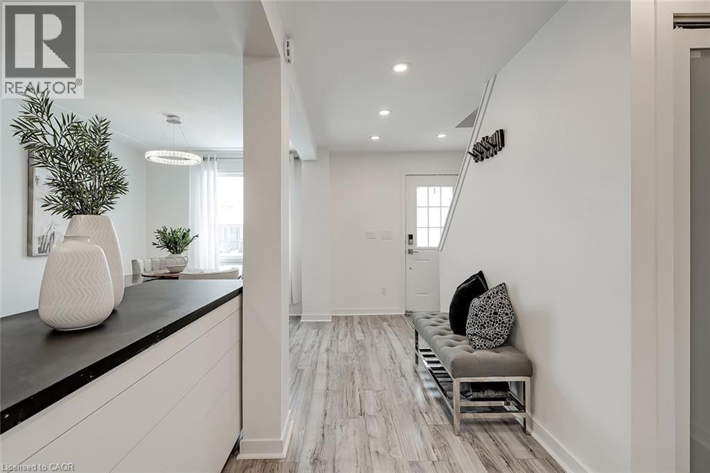 












173 LONDON Street N

,
Hamilton,




Ontario
L8H4C1

