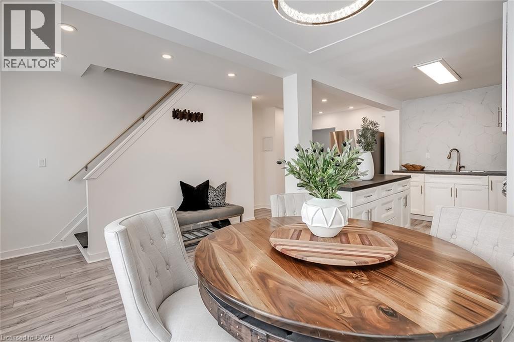 












173 LONDON Street N

,
Hamilton,




Ontario
L8H4C1

