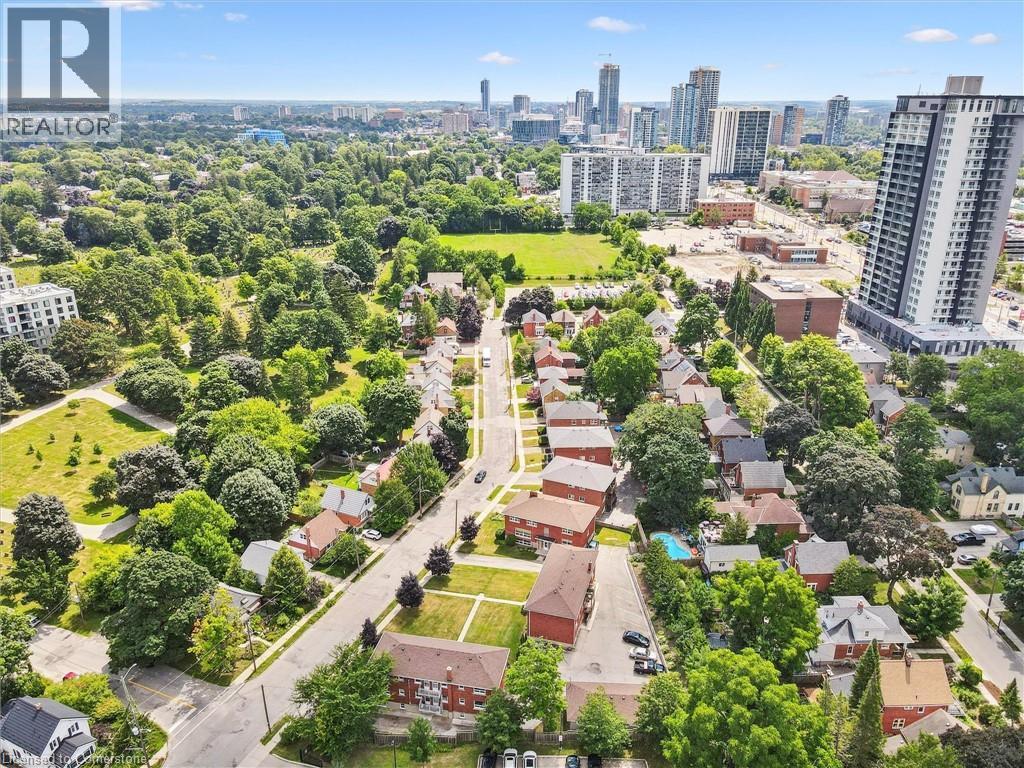 












275-279 HERBERT Street

,
Waterloo,




Ontario
N2J1V3

