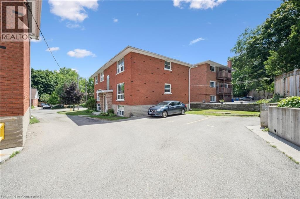 












275-279 HERBERT Street

,
Waterloo,




Ontario
N2J1V3

