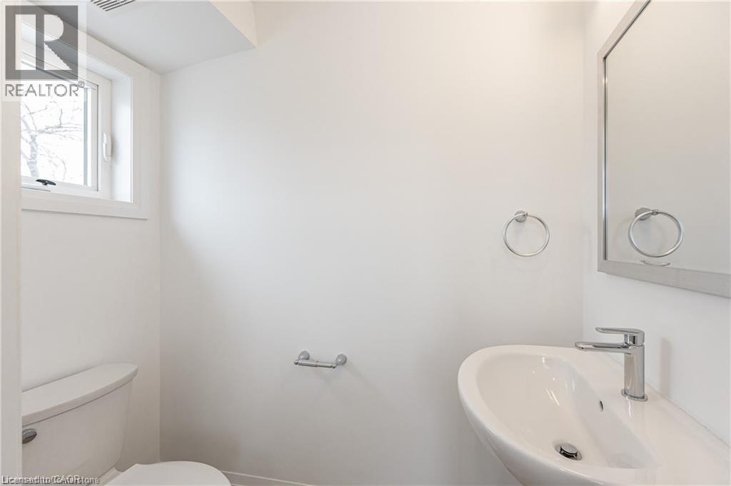 












777 BEACH Boulevard

,
Hamilton,




Ontario
L8H6Y5

