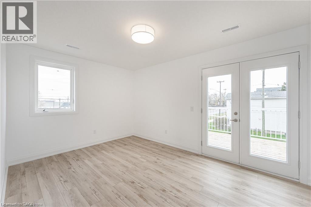 












777 BEACH Boulevard

,
Hamilton,




Ontario
L8H6Y5

