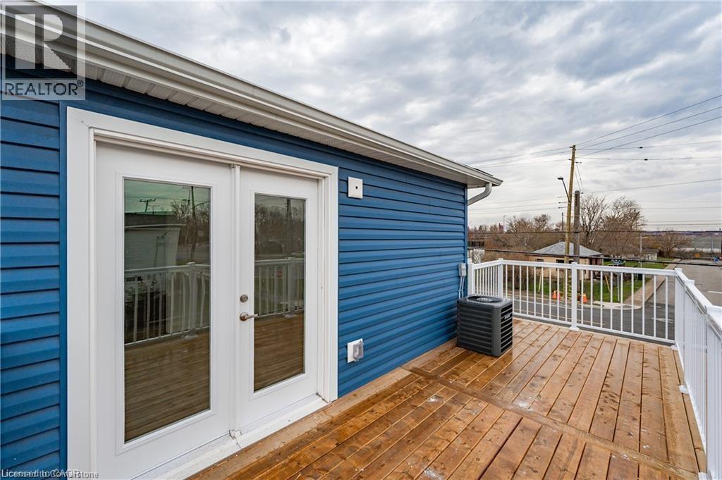 












777 BEACH Boulevard

,
Hamilton,




Ontario
L8H6Y5

