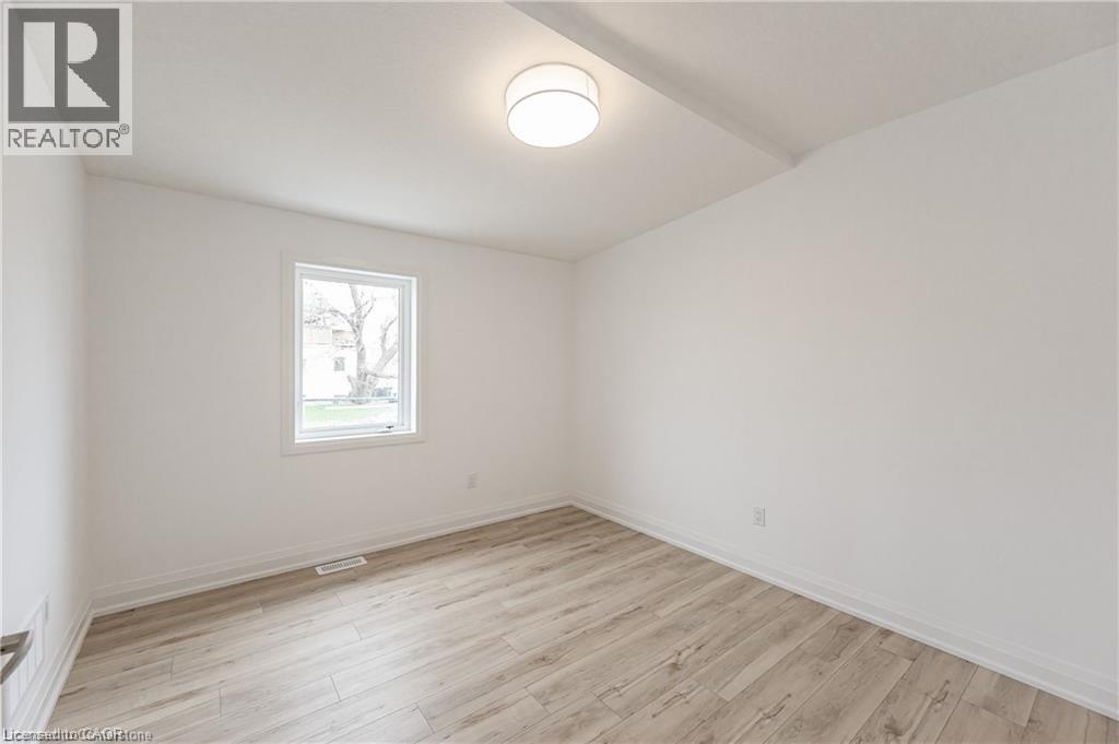 












777 BEACH Boulevard

,
Hamilton,




Ontario
L8H6Y5

