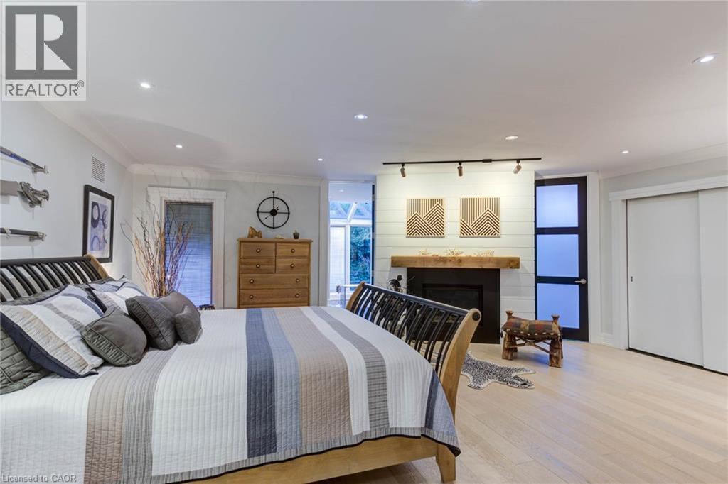 












14 JAMES Court

,
Heidelberg,




Ontario
N0B2M1

