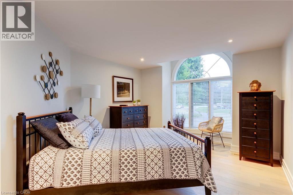 












14 JAMES Court

,
Heidelberg,




Ontario
N0B2M1

