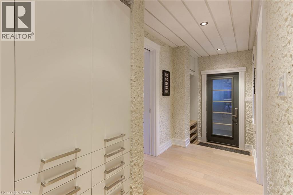 












14 JAMES Court

,
Heidelberg,




Ontario
N0B2M1

