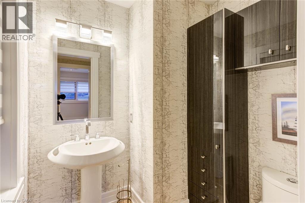 












14 JAMES Court

,
Heidelberg,




Ontario
N0B2M1

