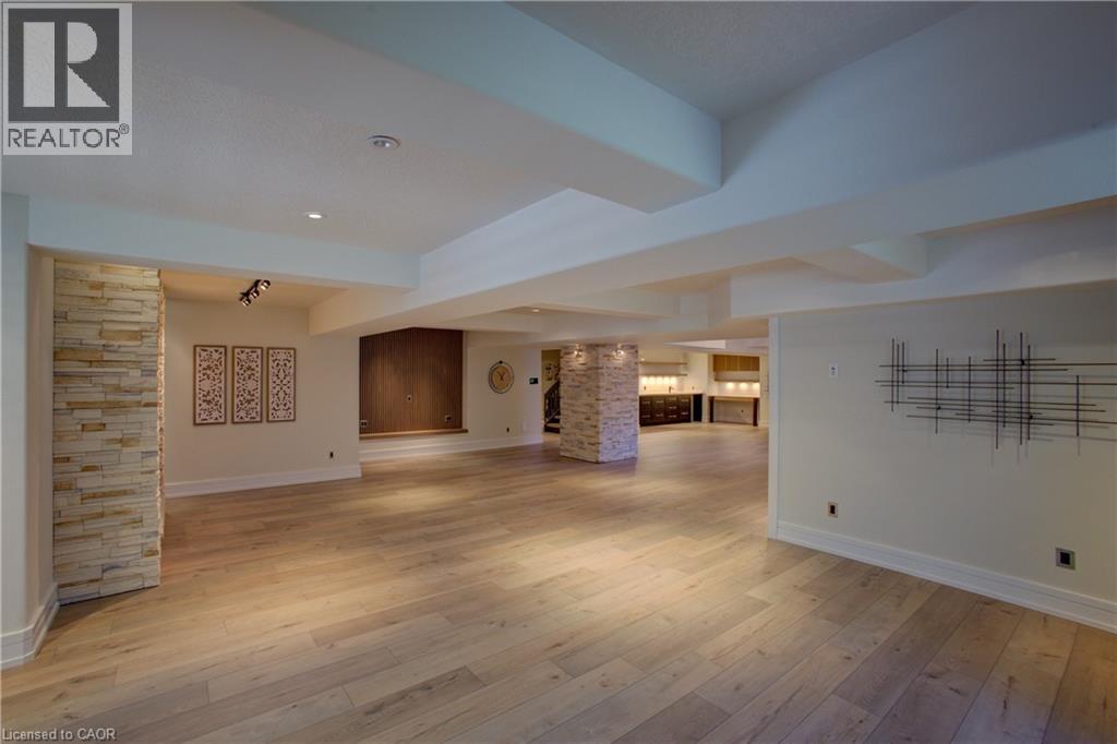 












14 JAMES Court

,
Heidelberg,




Ontario
N0B2M1

