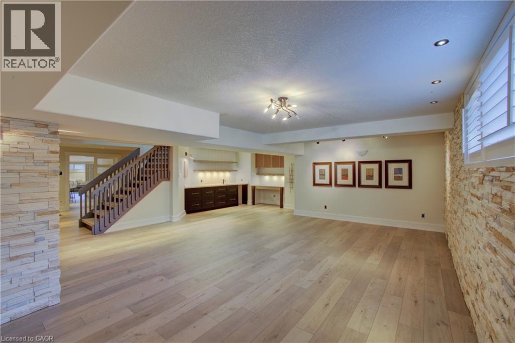 












14 JAMES Court

,
Heidelberg,




Ontario
N0B2M1

