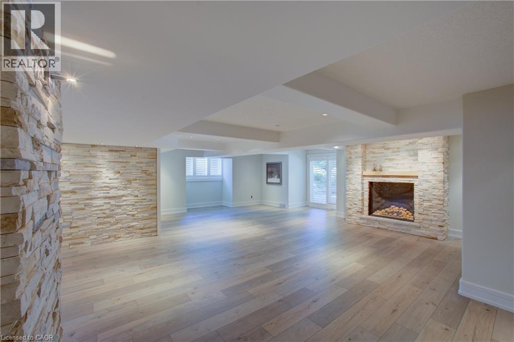 












14 JAMES Court

,
Heidelberg,




Ontario
N0B2M1

