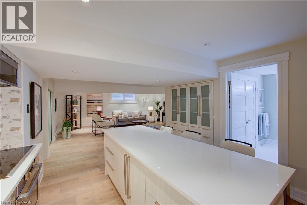 












14 JAMES Court

,
Heidelberg,




Ontario
N0B2M1

