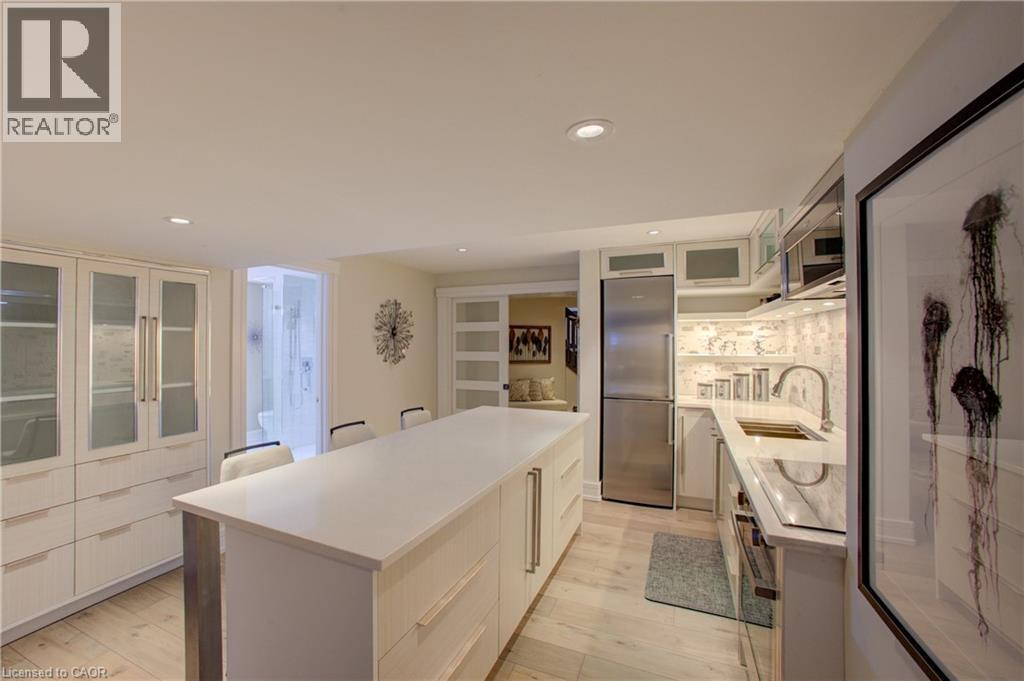 












14 JAMES Court

,
Heidelberg,




Ontario
N0B2M1

