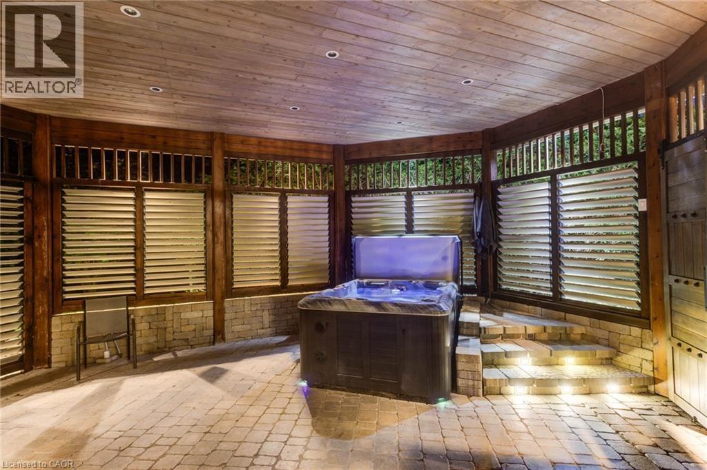 












14 JAMES Court

,
Heidelberg,




Ontario
N0B2M1

