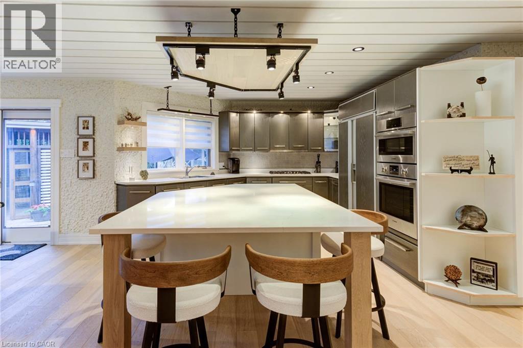 












14 JAMES Court

,
Heidelberg,




Ontario
N0B2M1

