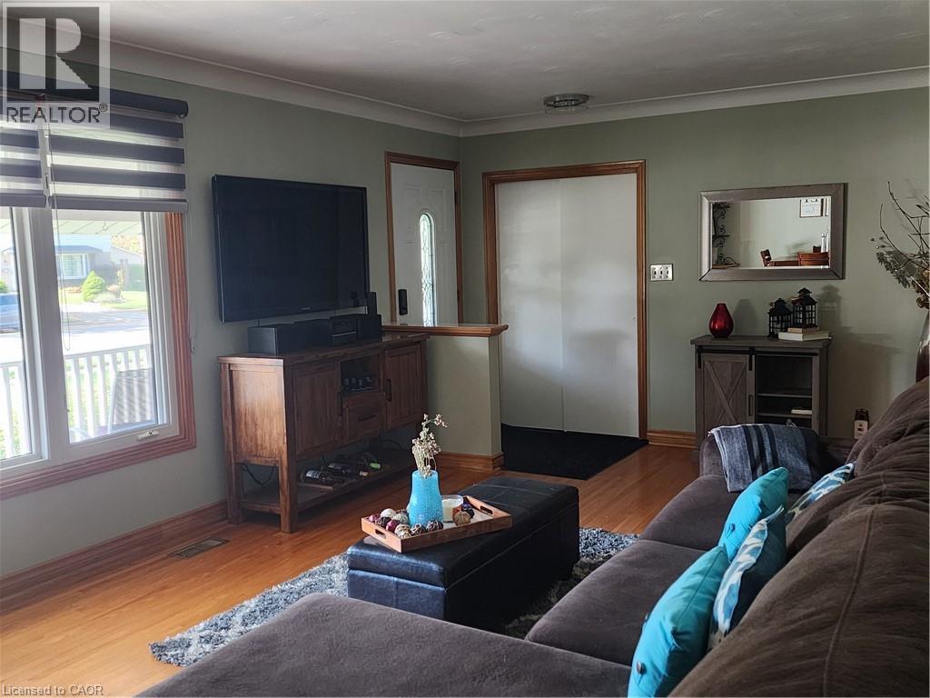 












130 BALMORAL Drive

,
Brantford,




Ontario
N3R5C4

