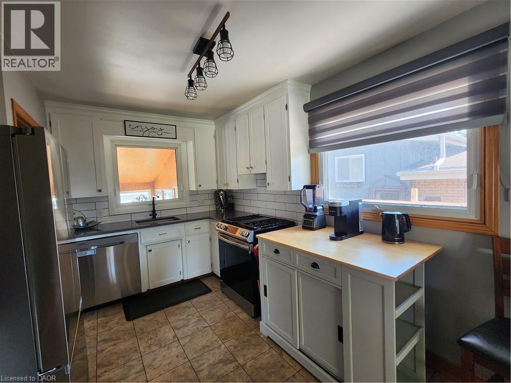 












130 BALMORAL Drive

,
Brantford,




Ontario
N3R5C4

