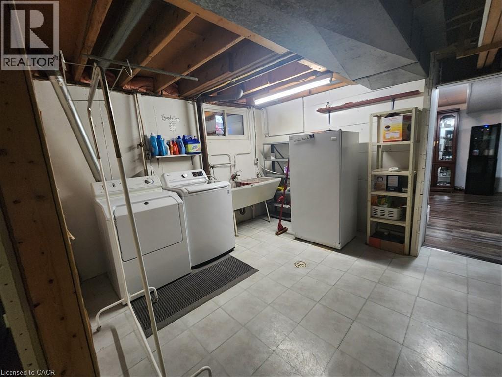 












130 BALMORAL Drive

,
Brantford,




Ontario
N3R5C4

